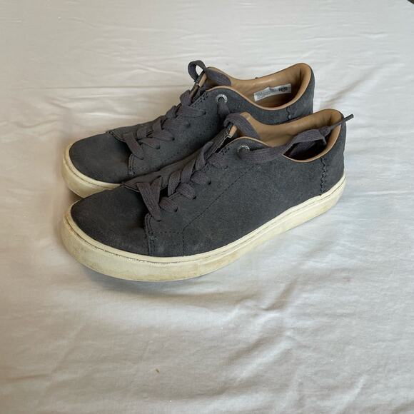 Tom’s gray suede casual sneakers.  Size 6 - Picture 1 of 6